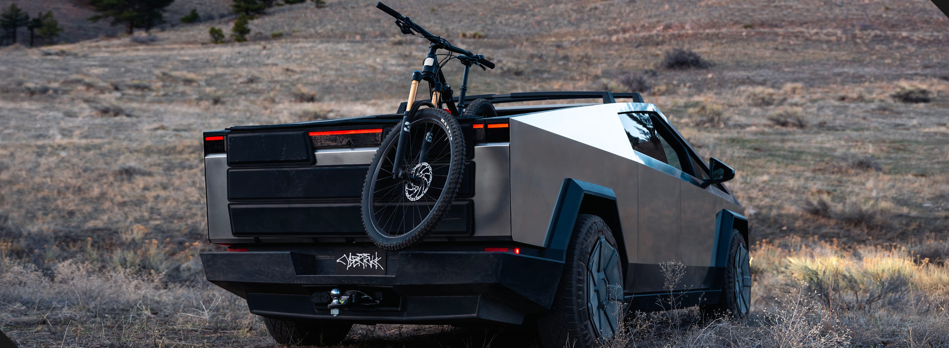2024 Tesla Cybertruck Long Range RWD side profile