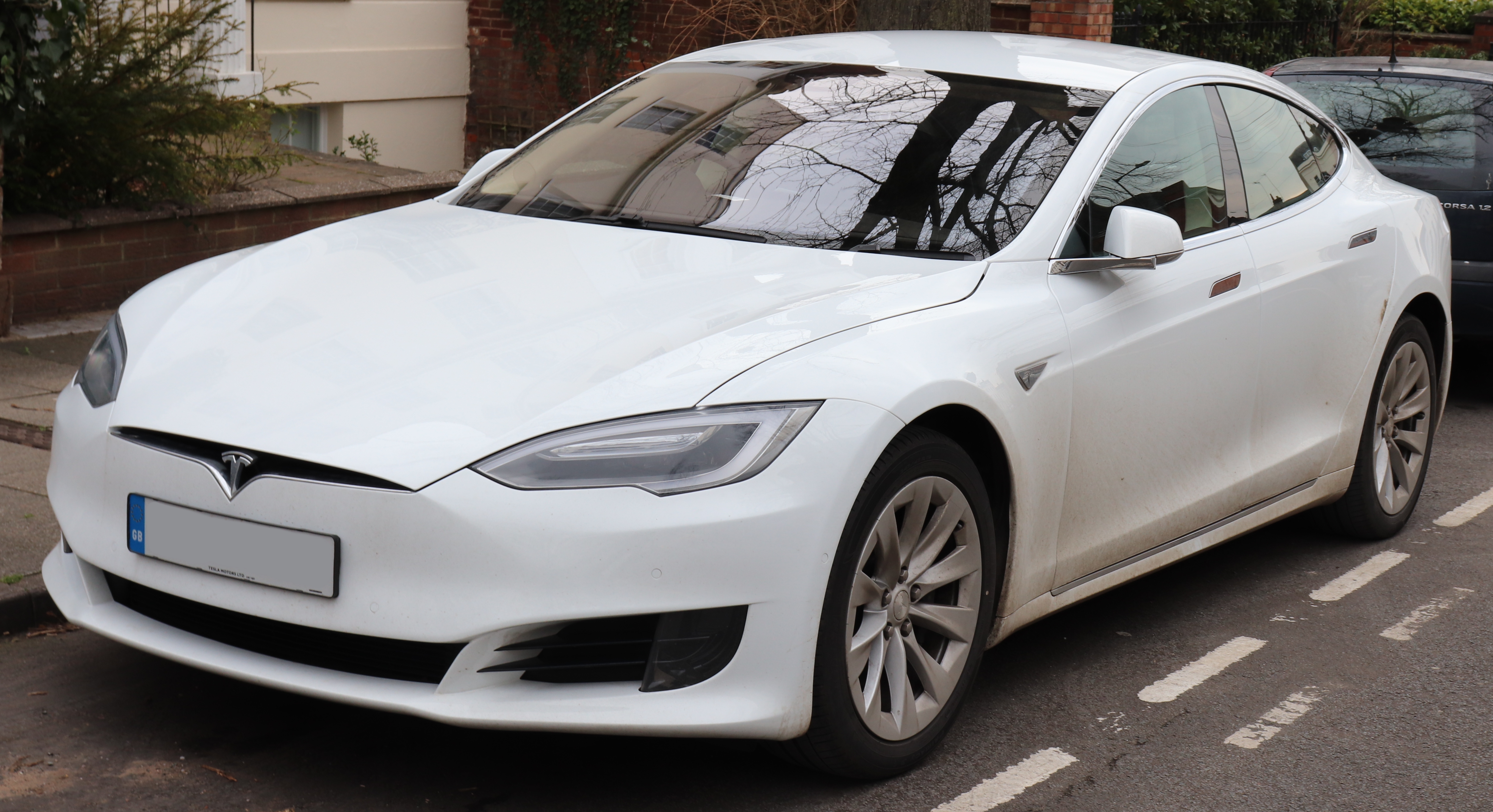 2019 Tesla Model S Long Range AWD in studio shot